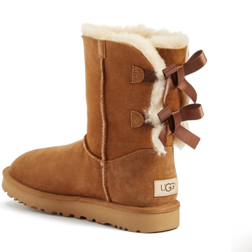 UGG Bailey Bow Chestnut Suede Size 9